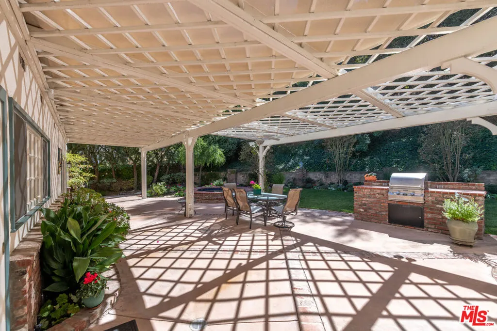 3563 Alana Drive, Sherman Oaks, California 91403 home-pic-29